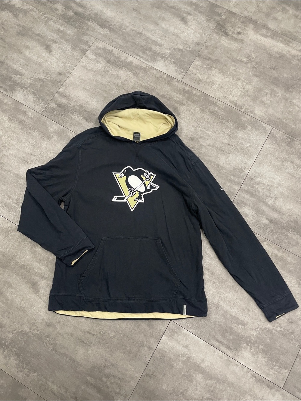 Extra large XL Reebok, Pittsburgh Penguins, reversible hoodie hockey